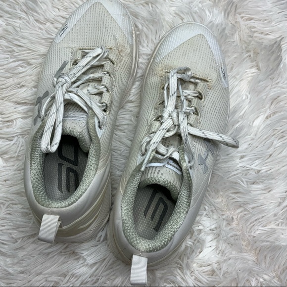 Under Armour BGS Curry 2 Low Sneakers Size 5 Youth 1275082-100 White - Picture 4 of 6